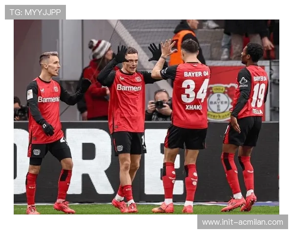 德甲最新积分战报，多特压哨绝平法兰克福，多赛一场落后拜仁8分